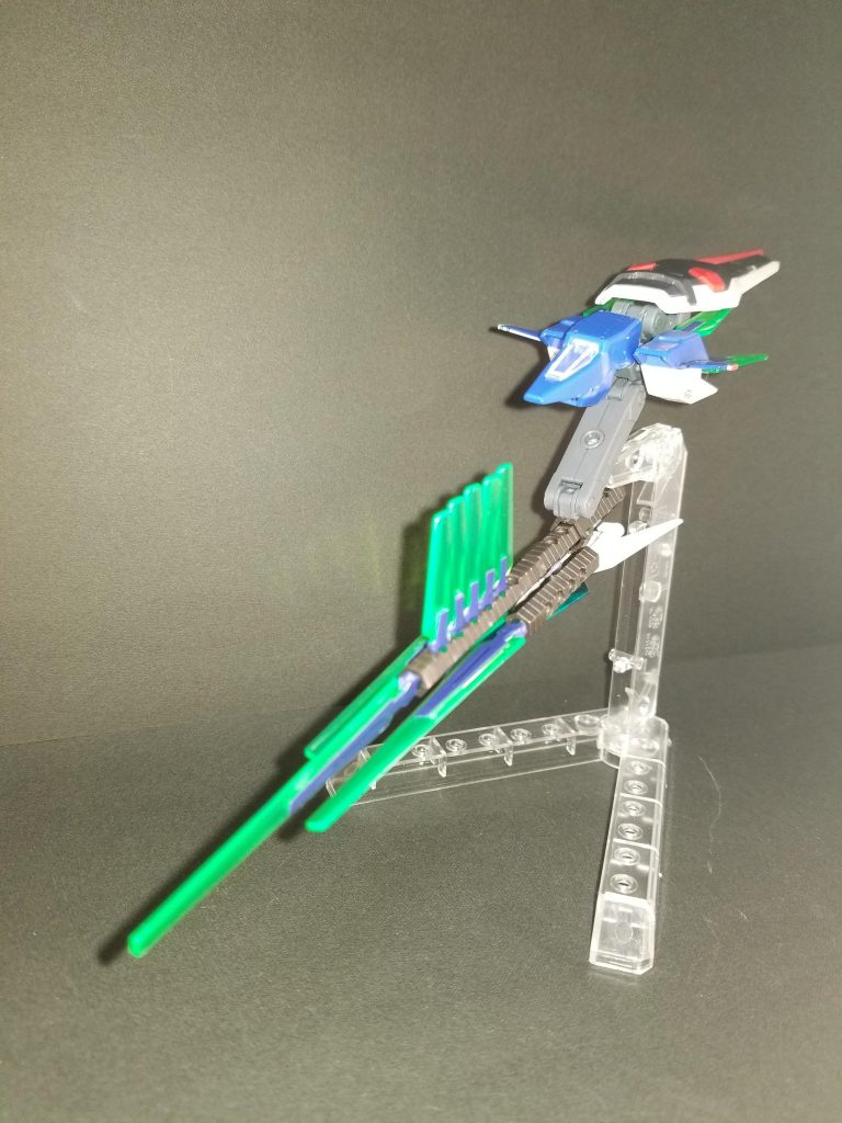 この姿だと、妖精というよりも蜂ですね。