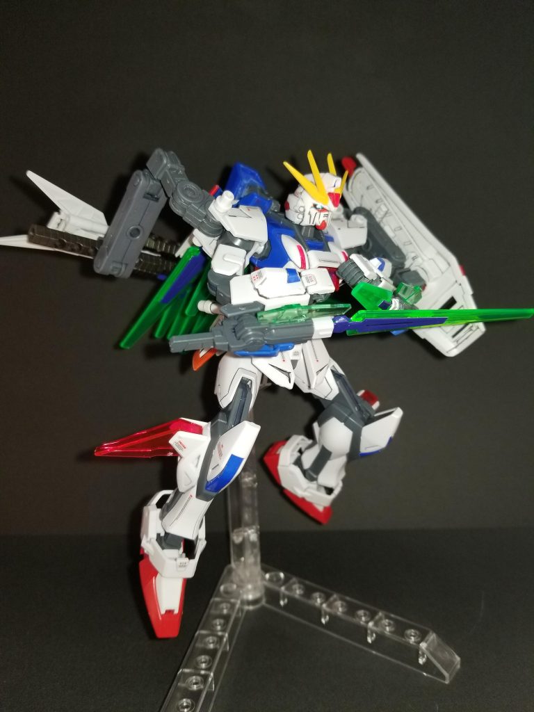 この状態でも両腕がフリーなので、近接戦闘を仕掛けます。
が、ピンチを迎えたら……