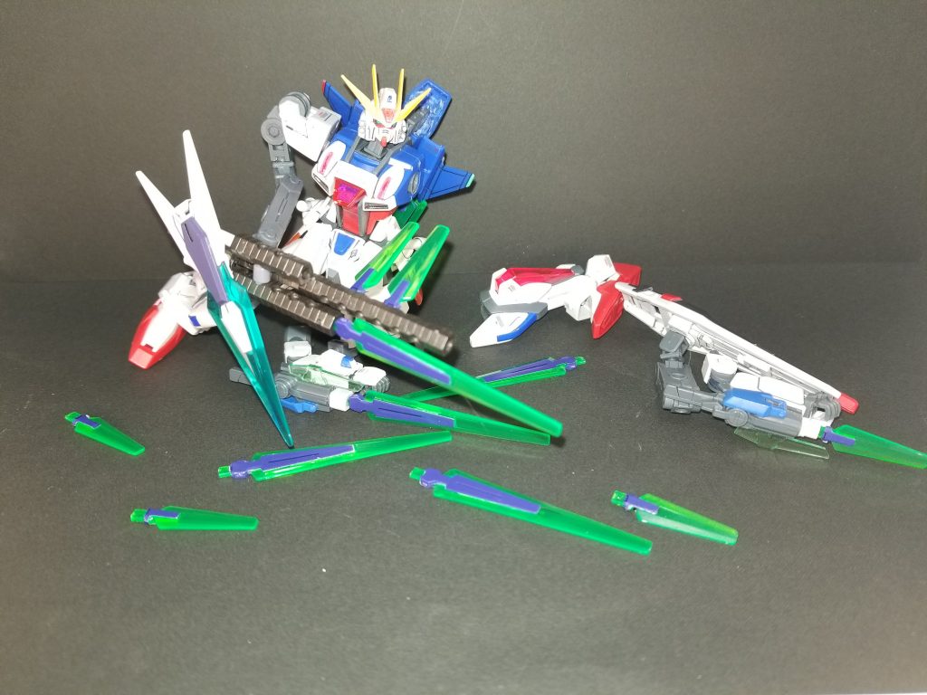 しかし、プラモ初心者のガンプラの宿命…
フェアリーテイルを使うためにはダメージレベルA(ガンプラが戦闘内容によっては破損する)が必須……
故に、切り札を使う事はそのガンプラの死を意味する……