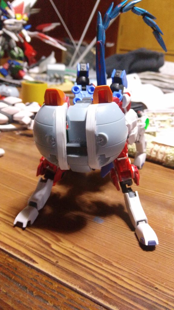 猫ヘッドの製作
ボールのパーツを3等分にして4ミリ延長
耳はアンケインの足パーツです