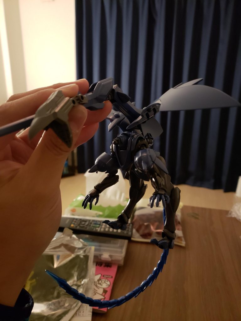 あれこれ試してみてプラアクトの鴉が竜の頭部として一番しっくり来ました。