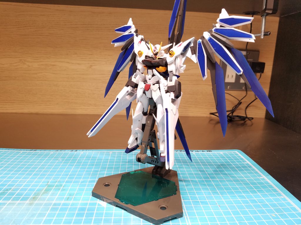 機体設定とかは、YouTubeに動画を上げる予定なので詳しくは、言えませんが
ダブルオーファントムともう一機の後継機と言う感じです