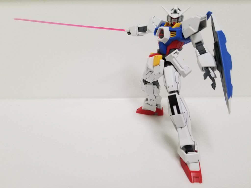 最後にお気に入りの1枚。
このスラッと伸びた足と腰のひねり具合。
ナイト(騎士)風にビームサーベルを持たせるだけで素人でもこんなにカッコ良い写真が撮れます。
やはり素晴らしいキットです。
AGEシリーズのキットは新品ではあまり出回っていないので
是非、再販して欲しいですね。
お願いします。バン◯イさん…
以上、ガンダムAGE-1の紹介でした。