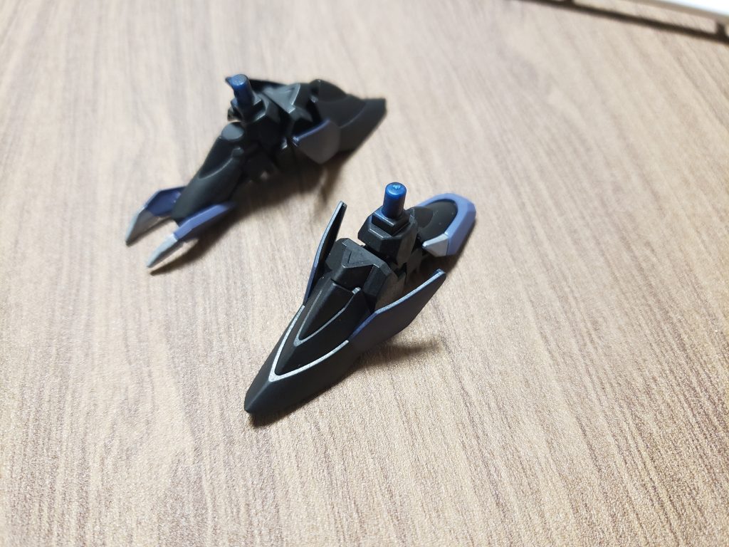 こだわりポイントは色々あるのですが、一番はつま先を加工した所ですかね。ガフランと煌･ギラーガのつま先同士を前後につけることでバランスよく自立出来るようになったし、元々の爪の変形がベストでした。