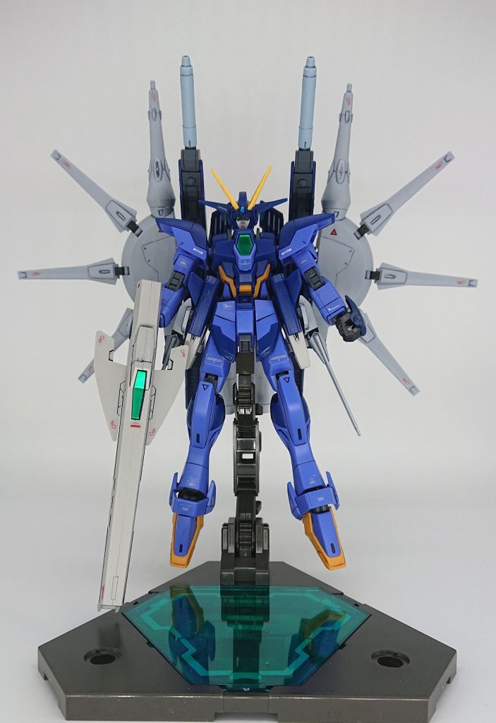 【前 妄想設定その1】
 サラをめぐるリク達との戦い、そしてダイバー達の共闘を経て、GBNの世界はいつもの日常に戻っていた。

 そんなある日、クジョウ・キョウヤ率いるフォース「AVALON」(アヴァロン)の副隊長エミリアは、過去の戦いを振り返り「私自身も隊長やリク君のように強くならなくては…。」と思うようになっていた。

 そこで、愛機であり、空中戦、射撃能力及び加速力を強化したインパルスガンダムアルクを、更なる能力の向上を目指して完成したのが、この「インパルスガンダムアルクL(レジェンド)」である。