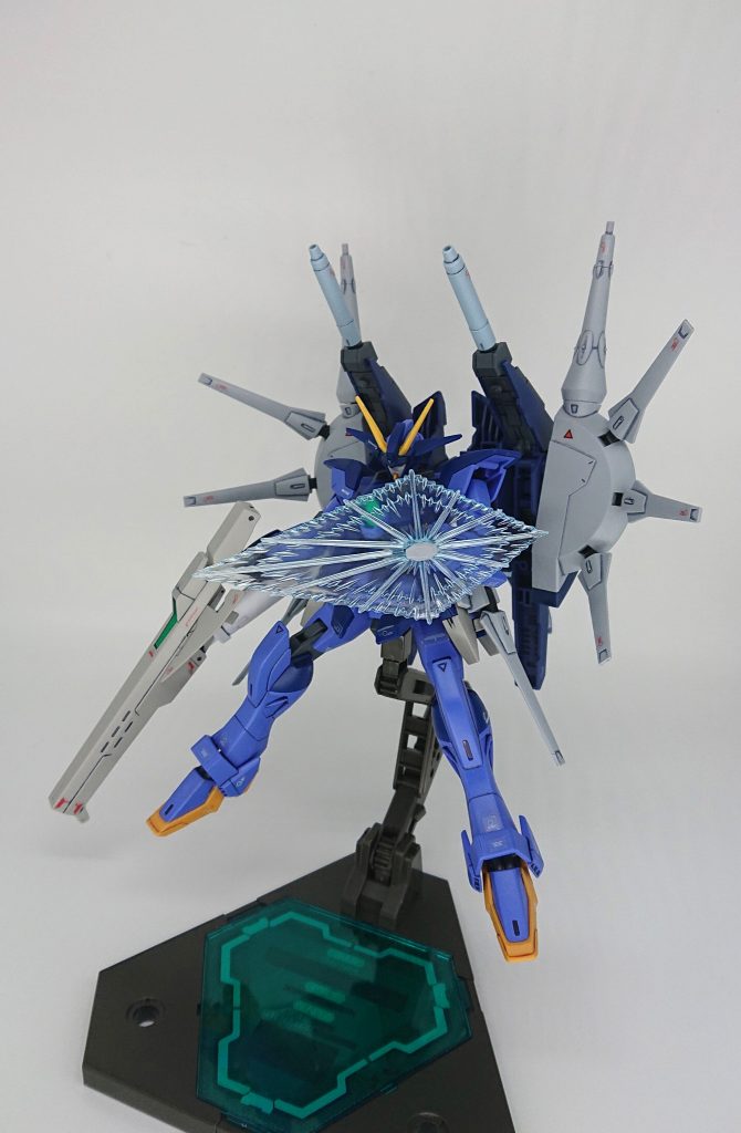 【アクション3 防御】
エミリア「防ぐ！」