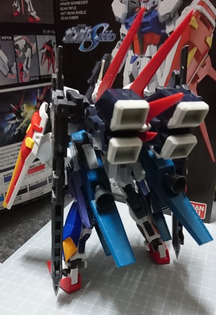 製作途中のストライクペイルライダーとペイルストライカーです。