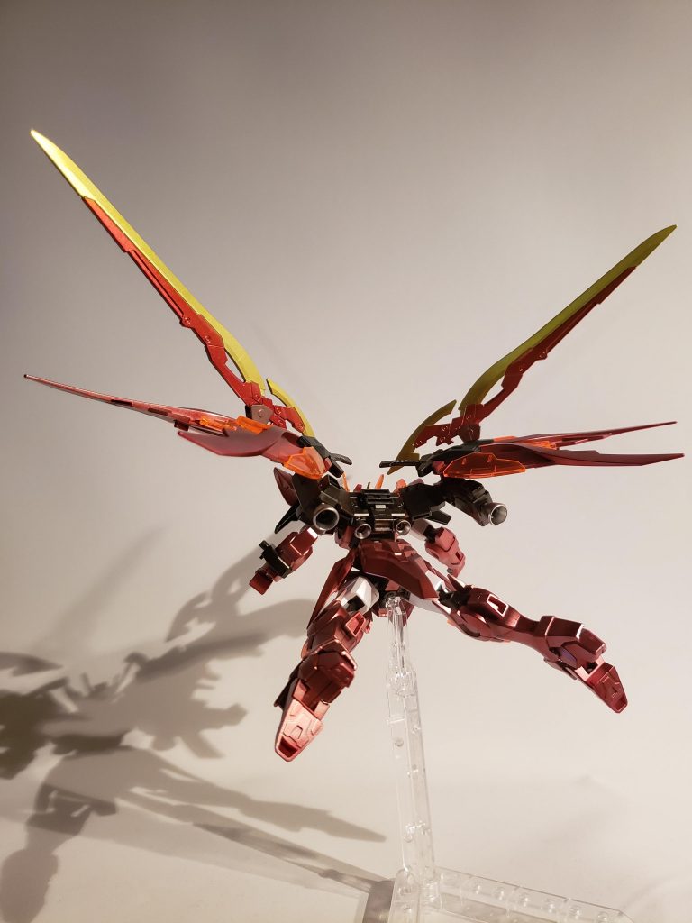 多くの機体は手足を失い翔び去る後ろ姿を見つめながら瓦礫と化す