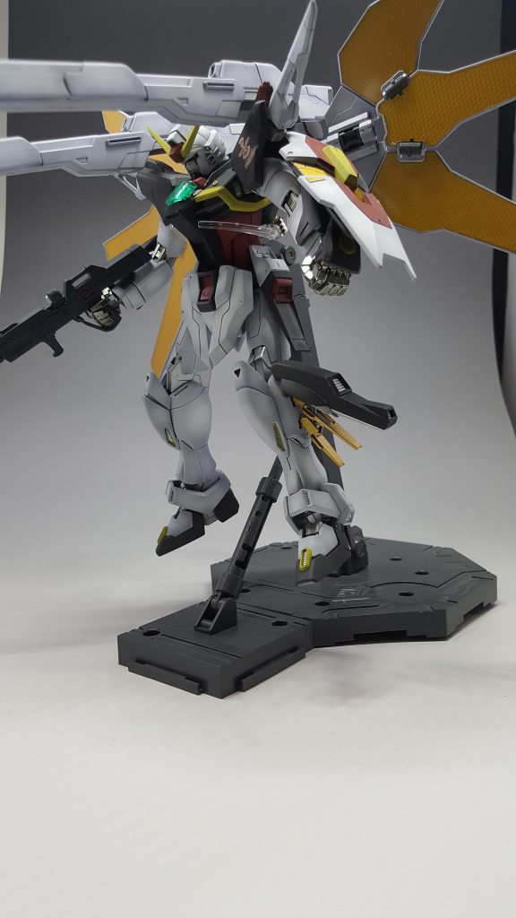 *サテライトキャノ~ン!!*ヽ(´∀`)ノ
(謎かけでもなんでもねぇ…)
と、いうわけで、基本戦闘は核エンジン、そこからデュートリオンビームを受けることによりエネルギーをチャージ!(´∀`)
ツインサテライトキャノンをぶっぱなすという私なりにこのハイブリットシステムを有効活用してみました(´∀`)
なんかちゃんとした設定があったらすいません…(^_^;)