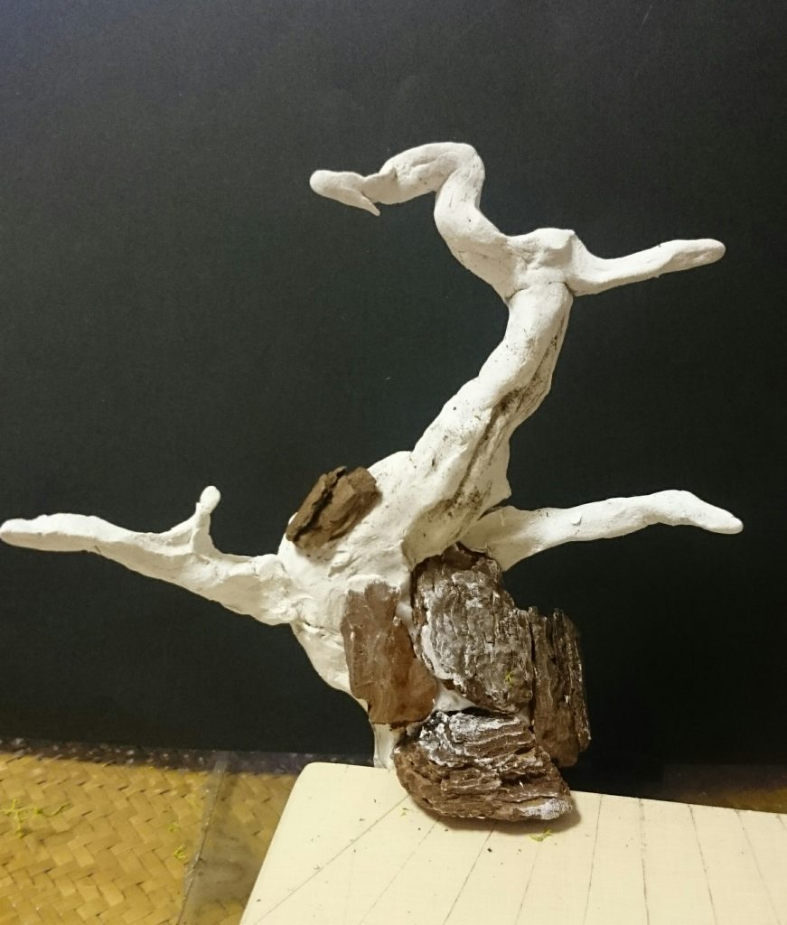 松の木は紙粘土とバークチップ？
をつかいました