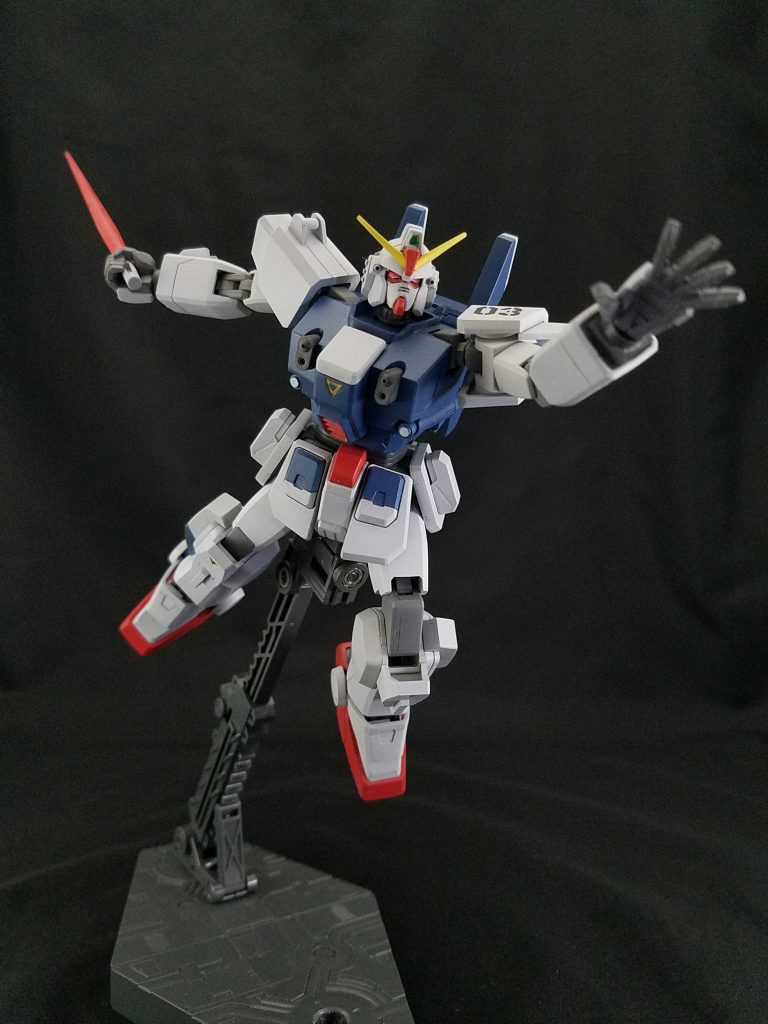 ビームサーベル装備。
頭部を交換してEXAM発動状態へ。