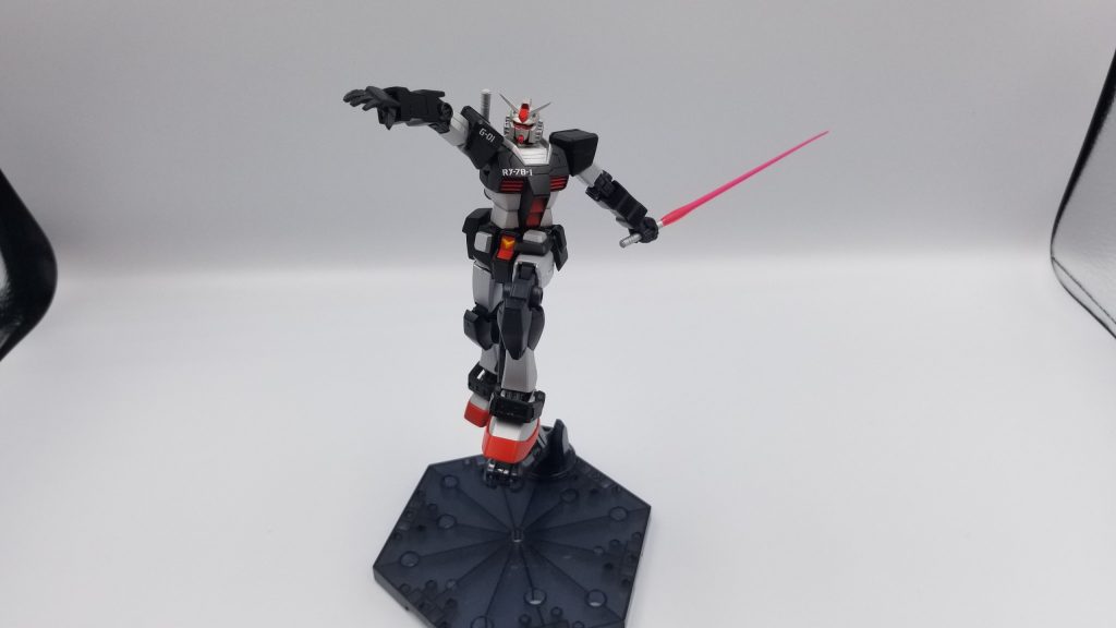 HGガンダムReviveパッケージ風。
塗装はエヴォシルバー、エヴォブラック、フレイムレッド、キエライエロー、メカサフです。