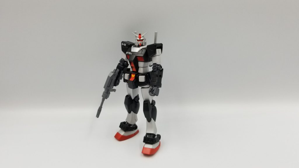 次は旧キットプロトタイプガンダムパッケージ風。
主な工作はパーツの切り貼り、筋彫りの追加と合わせ目消し、肉埋めです。