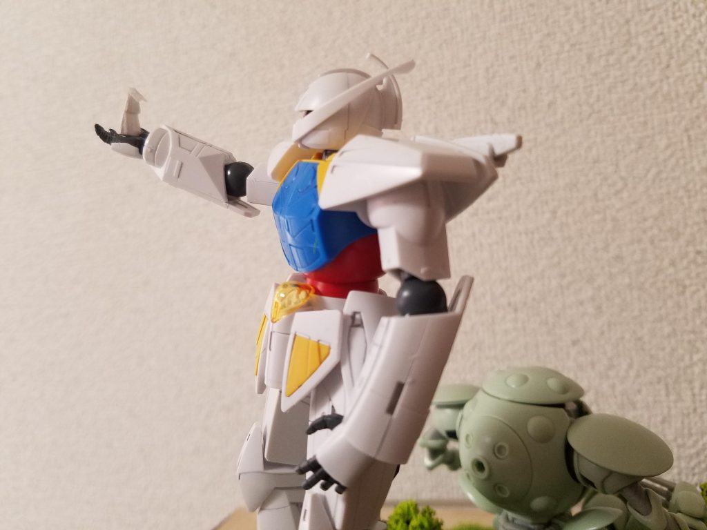 ソシエはこの時手を広げているのですがそんな加工の技術もなく…