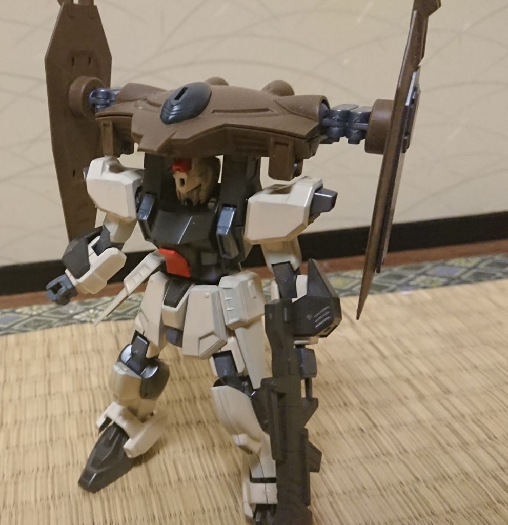 型式番号:GAT-707G
全高:17.47m
重量:80.50t
装甲材質:トランスフェイズ装甲、チタニウム耐圧殻
武装
・75mm対空自動バルカン砲塔システム「イーゲルシュテルン」×2
・80mm腕部ショットランチャー「スティンガー」
・DN-45突撃機関銃、等
バクゥ等の地上用MSに対する対抗機として開発された。
両面のシールドにザフトの機体等から盗用されたスケイルモーターを搭載しており、高速で地中を掘り進む。
それなりの数が生産されたが、一部の機体がテロリストや傭兵に横流しされた。
なおフォビドゥンヴォーテクスとは、同時期に開発された兄弟機でもある。