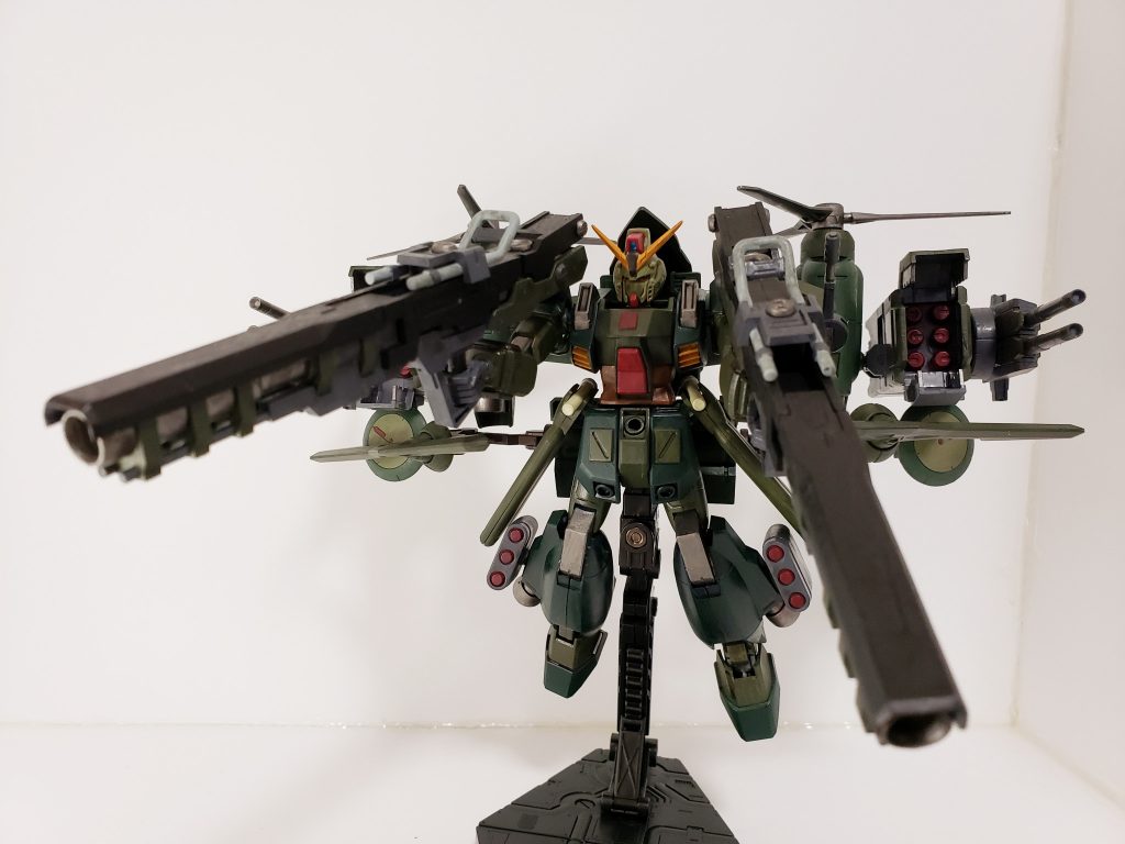 ドッキング形態
航空能力を得ることができ、この時のみ使用可能な1丁3発のみの大型バズーカ【トーデスブロックⅡ】は絶大な破壊力を誇る
取り回しが利かない為、使用後はその場で廃棄