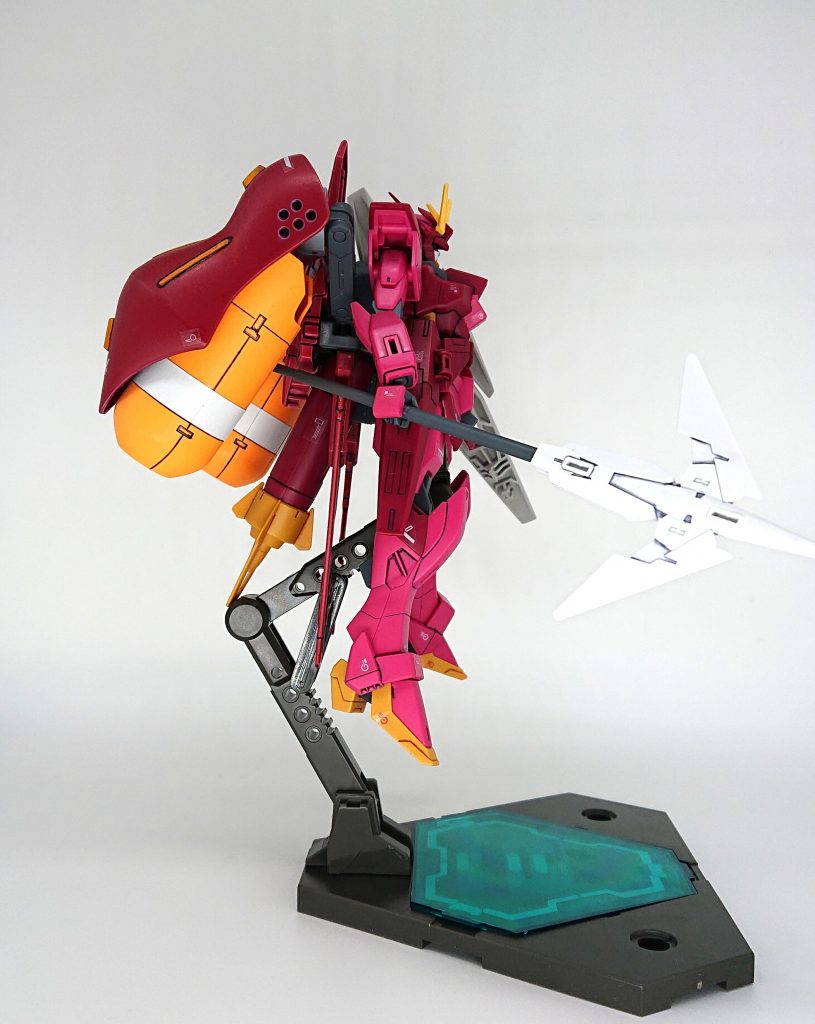 【横 妄想設定その２】
 水中戦及び格闘能力を向上させるため、ジオンの水中専用MSの中からバイス・クローを有する「ハイゴッグ」を選択。
 写真はフェアリングユニットと一体化された航行時の状態。