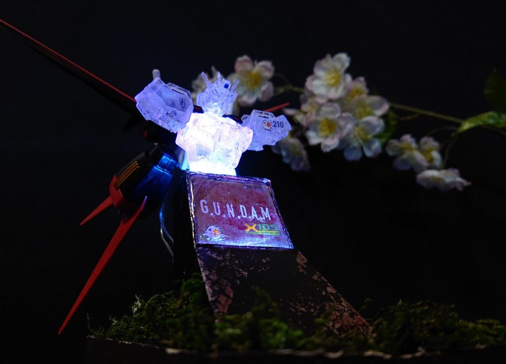 暗くしての正面からと斜めからと下からの煽り
夜桜に合うようにと思って作ったのですがそれらしい雰囲気は出せていると思います