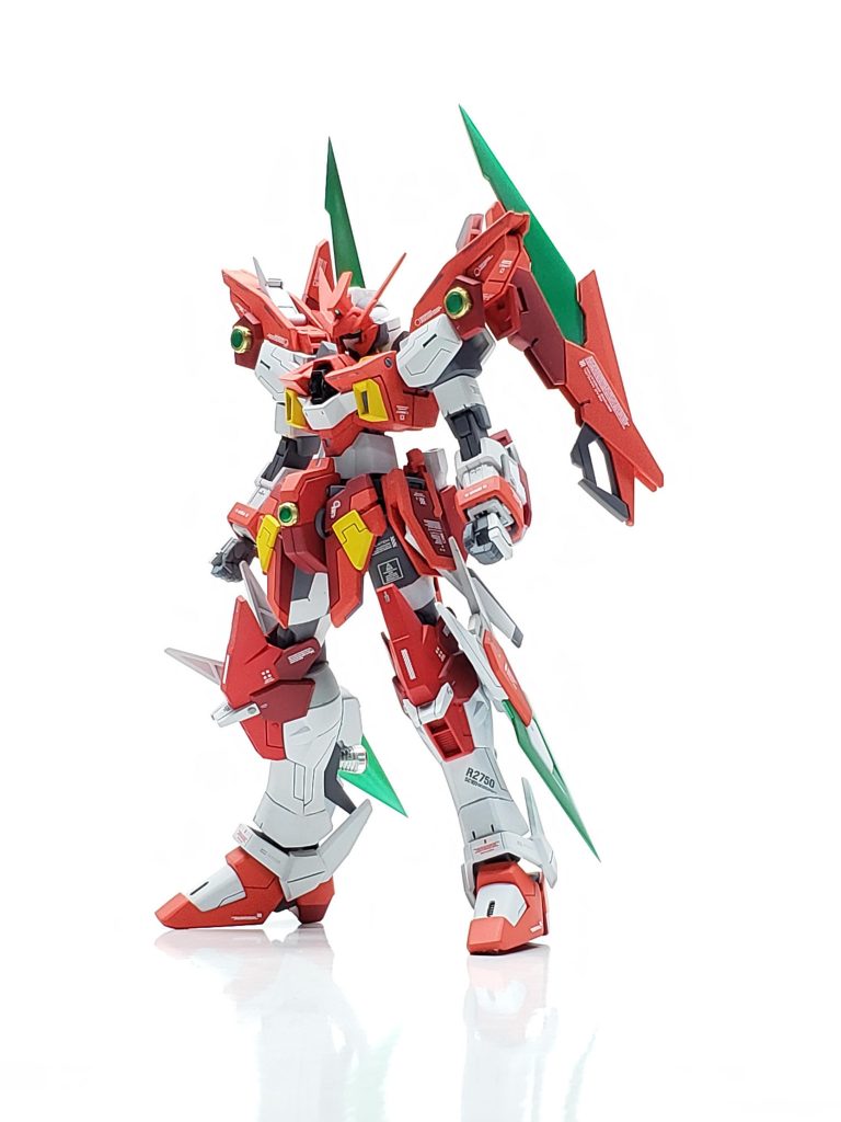 斜めから。
もともと青系の機体がカラバリで赤くなるのが好きなんですよね〜♪
ちなみに、この子は近接戦闘がメインです^^