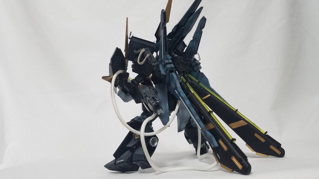 エネルギー源はタンクからチューブ方式を採用してます。
エネルギー充填してますイメージ