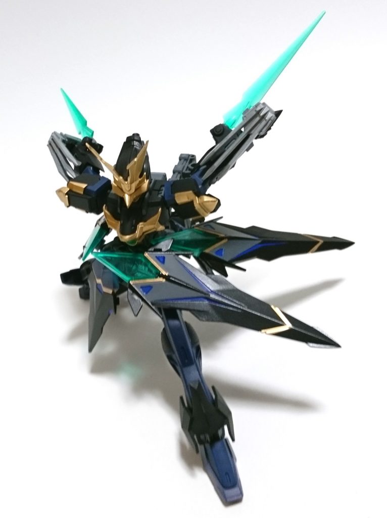 【ポーズ② 切り払い】
脚を大きく開いてポージング。