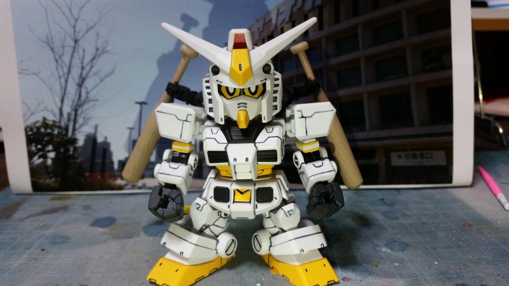 オリジナル要素として、ビームサーベルの代わりにバットをバックユニットに背負わせられます。