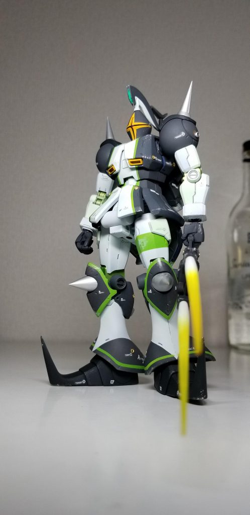 カラーレシピ
白部分:ブルーFS35622
白部分2:ブルーFS35622+ルマングリーン
グレー部分:メカサフスーパーヘヴィ
グレー部分2:メカサフスーパーヘヴィ+ミッドナイトブルー
グリーン部分:ルマングリーン
フレーム部分:キャンディライムグリーン+GXメタルイエローグリーン
を使いました。