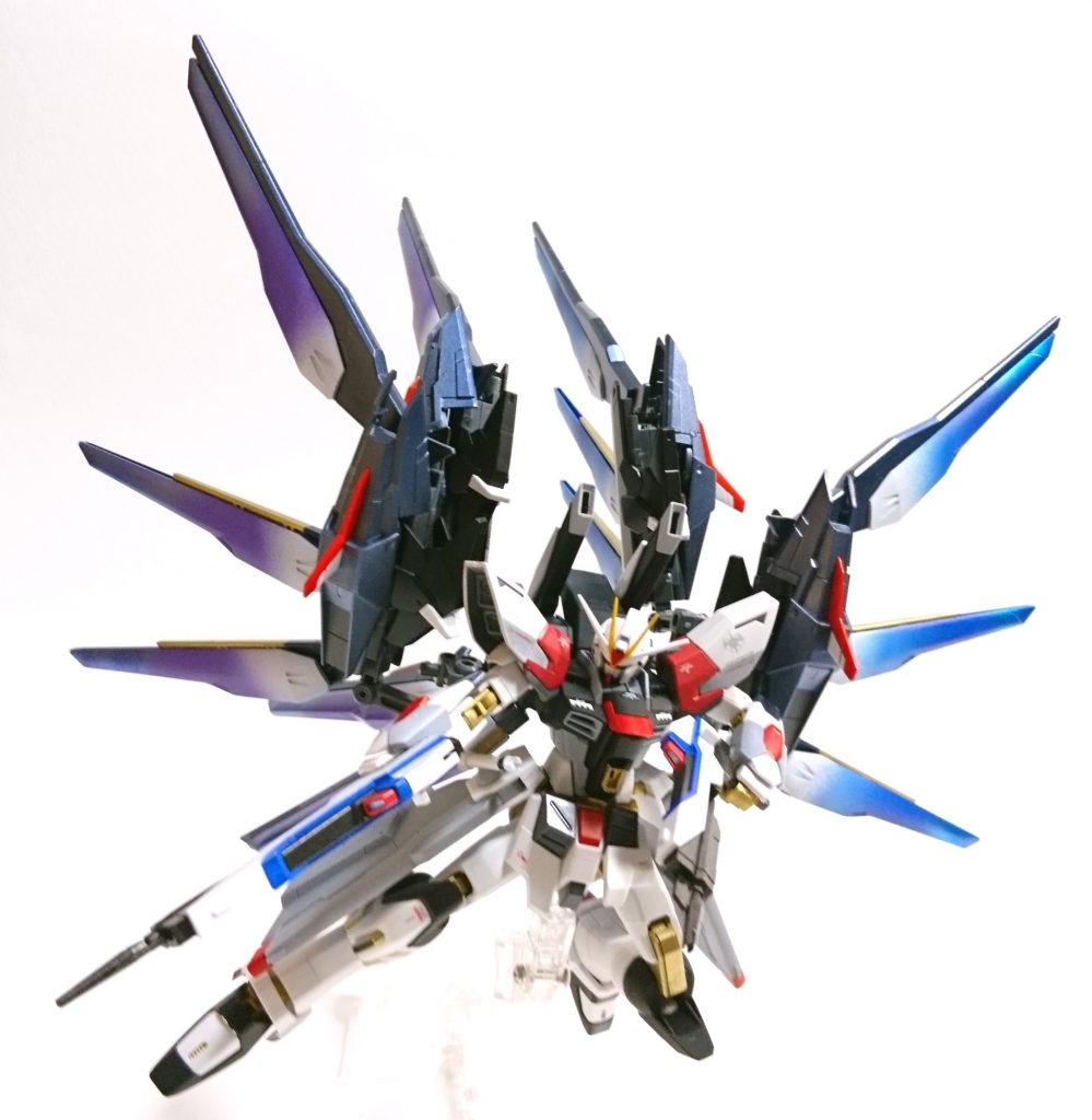 【ショット③ 撃ち落とし】
ドラグーンは左右で色を変えました。