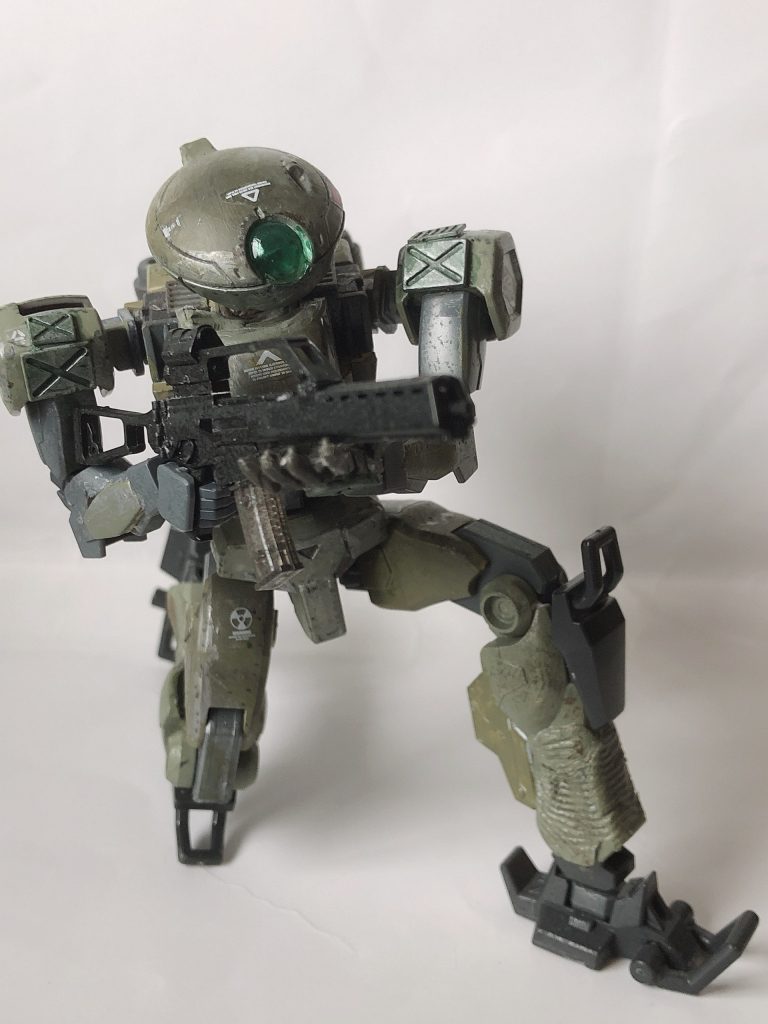 イメージとしては現実世界の戦争で使用されている無人機なので武装はリトルアーモリーのG36Cを使用