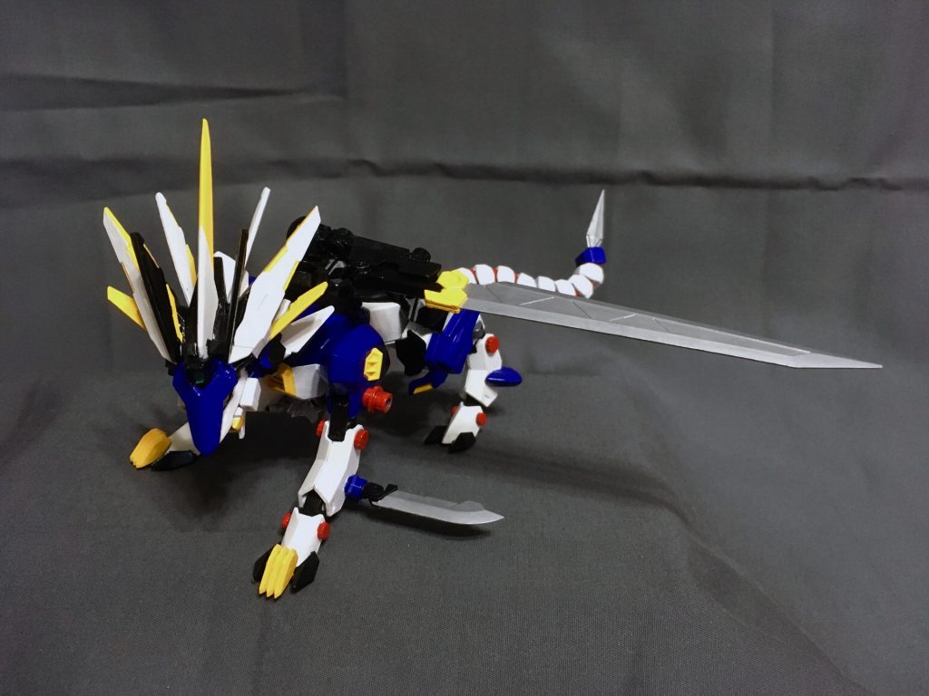 そして、主兵装ムラサメブレードを展開。アームによって自在に動きます♪