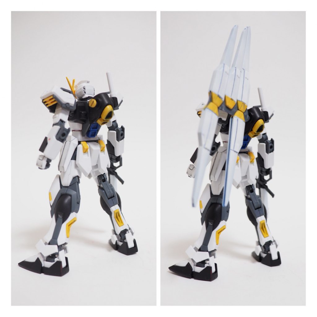 後ろ姿。ドラグーンの有無を並べて。
ドラグーンはプラ板で固定しています。
ドラグーン同士で結合しようとしましたが、重さでバランスが取れなくて、プラ板を挟み込むようにしました。
ドラグーンを外した時の状態は、差し替えで黄色いマルイチのパーツを取り付けています。