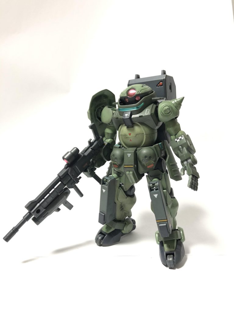 右肩にシールド
左肩はスパイクショルダー
余剰の肩パーツにビルダーズパーツのスパイクを貼り付けてます