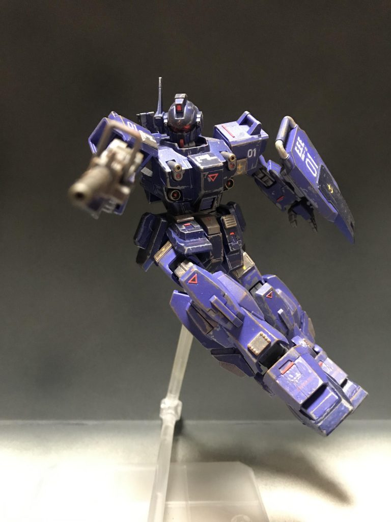 頭 胴体 腰はインディゴブルー、手足等はパープル調のブルーにしております^_^写真やと分かりづらいな泣