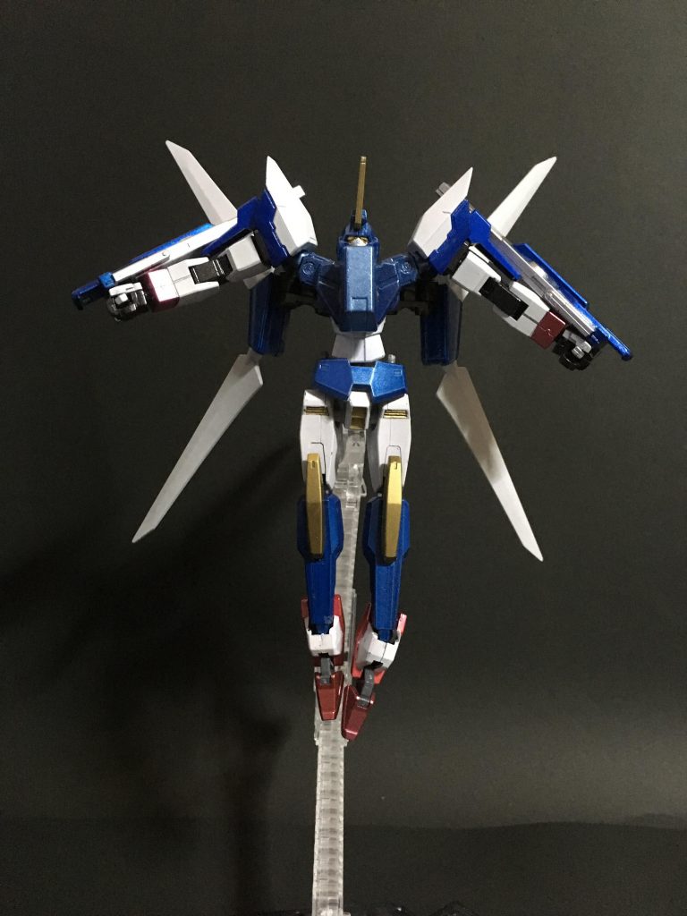 トライアルシステム使用時は後ろの羽が展開する
この機体のトライアルシステムは原作通りのものであるが、上記の理由でゴライアスが乗っ取られた際のカウンターとしての使われること多い。