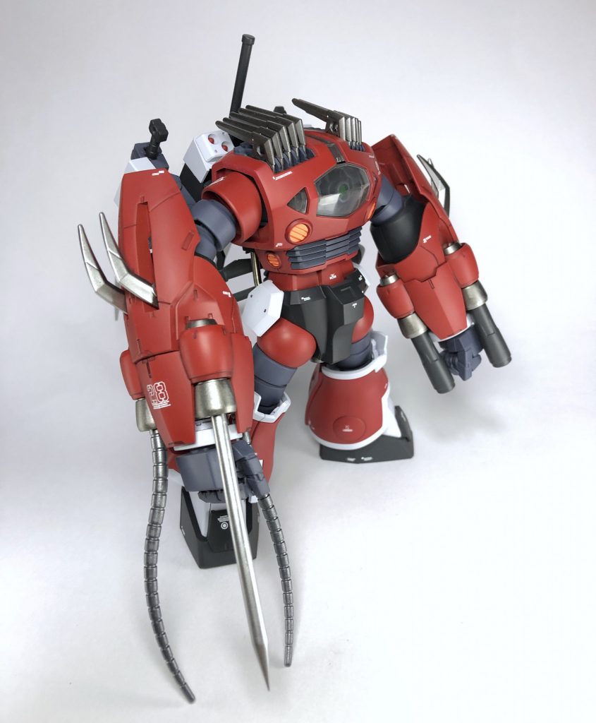 重装形態。拳はなるべく温存したいので手持ち武装を追加。ヒートソード二刀流とジャイアントヒートホークで斬撃主体、シュツルムファウストは拠点破壊用です。