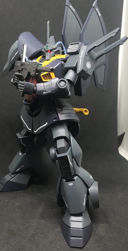 頭部バルカンは金属パーツに変更しています。
手首は丸モールドで手首接続部のカバーを作成しました。