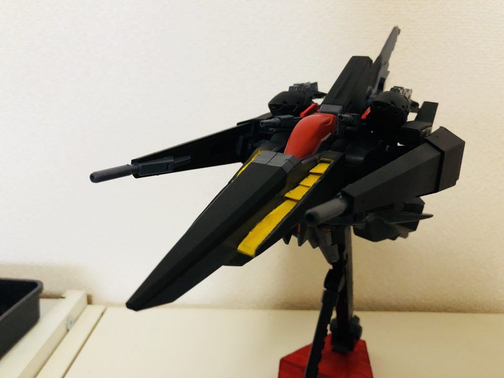 変形後写真。
Ex_sと同じようにこちらが本形態という設定です。
そのためこの姿が1番すっきりかつ戦闘機らしく、そして翼がないというギャプランの特徴をそのままに残せるよう改造しました。