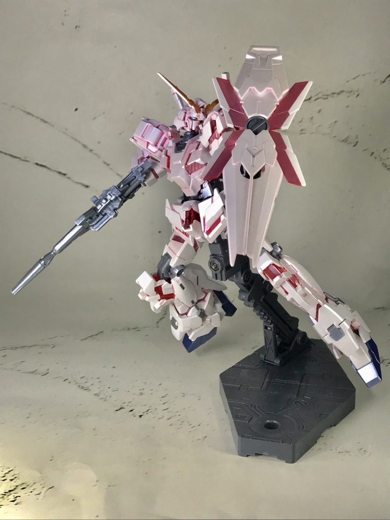 個人的にデストロイモードは宇宙空間を飛び回ってるイメージが強いですね