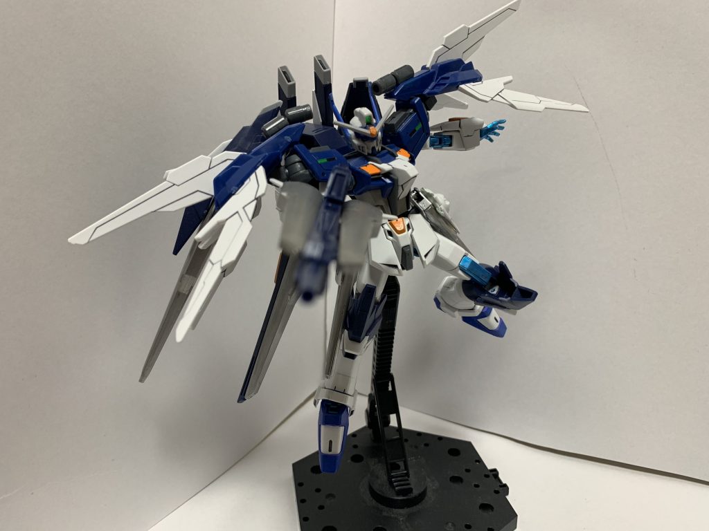 【ドラグーンライフル】
2機のドラグーンを搭載したロングビームライフル。
一斉に射撃できるようになっており、火力はビームライフルの5倍となっている。