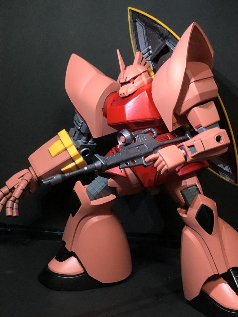 左手の通常武器持ち手と、右手の銃持ち手を切り貼りして左手でビームライフルを持てるように。右腕が武器だしいらないと思いましたが、せっかくだから…