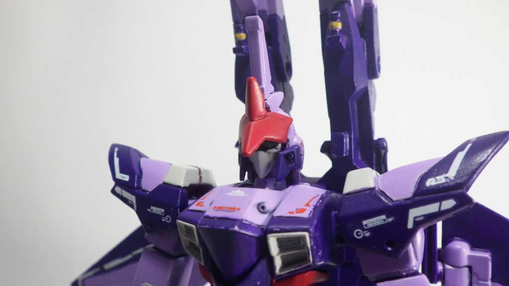 ここからは武装紹介という名のアップやポージングです。
まあジャスティスガンダムとほぼ変わらないんですがね。

まずは
MMI-GAU1サジットゥス 20mm近接防御機関砲×4

所謂頭部バルカンというやつです。
まあ当機コンセプトを考えると襲撃する基地から出てきた戦闘機などに対する対抗手段ですね。