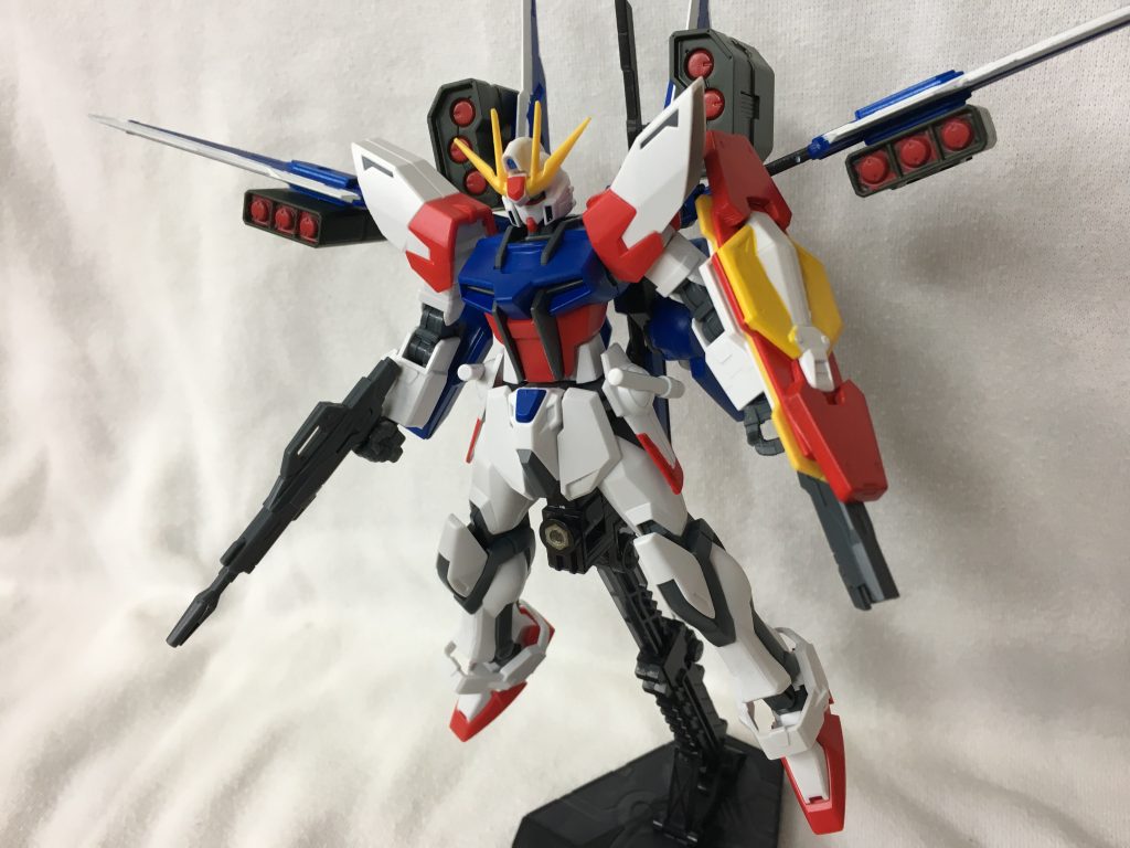 そしてみんな大好き全部盛り
トリニティ装備

スラッシュ、ランチャー、エールの装備をすべて乗っけた豪華仕様
それぞれが干渉しないようにしているので全部盛りが可能なのです





そして………