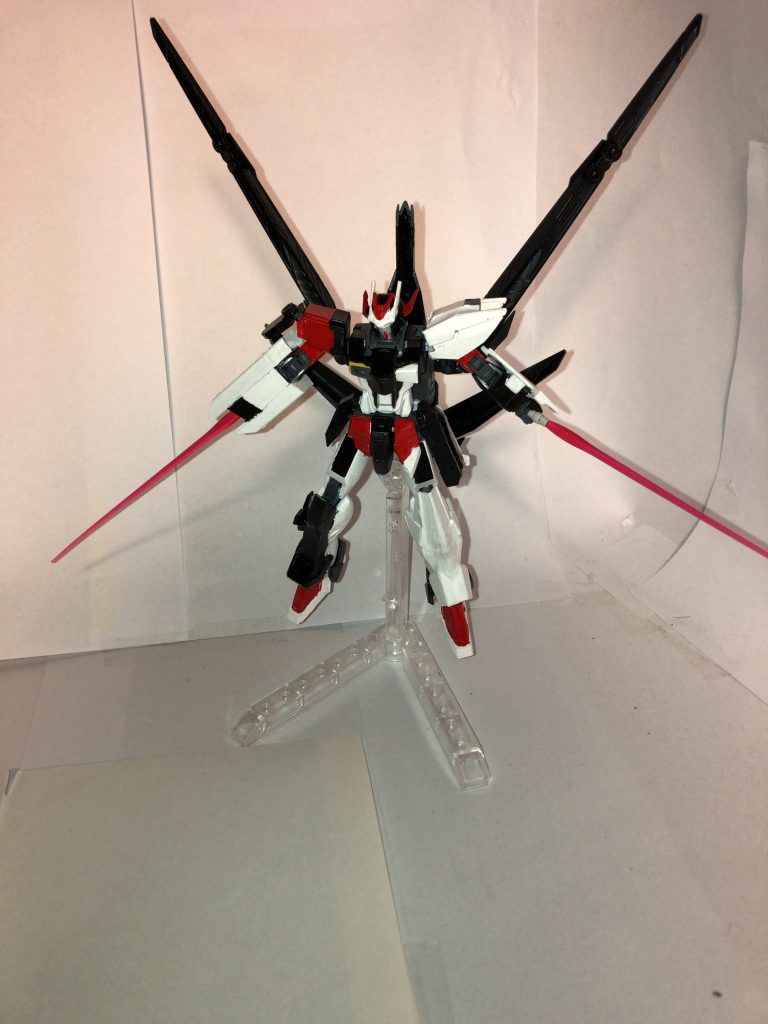 ビームサーベルは左のサイドスカートに格納しています