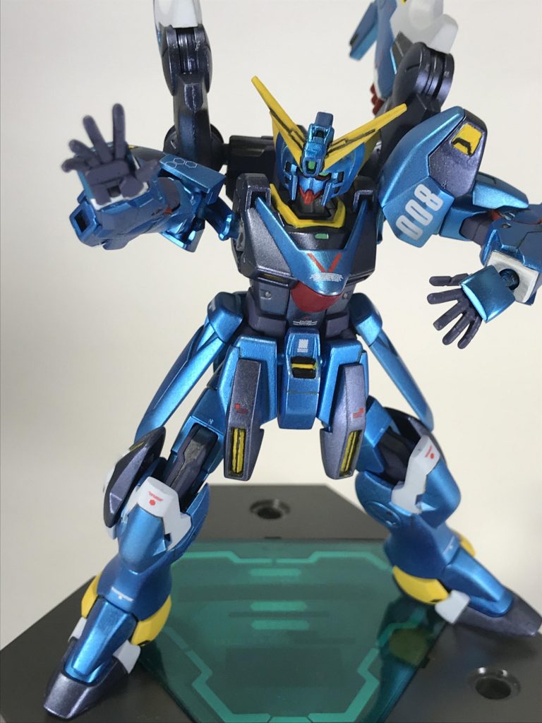 対戦した相手からは「お前もガンダムじゃないか!?」と言われるが彼曰くガンダムじゃないらしい。