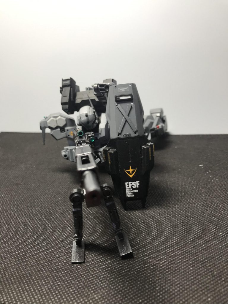 スナイパーライフルで!!ライフルを換装することでスナイパーライフルになります!