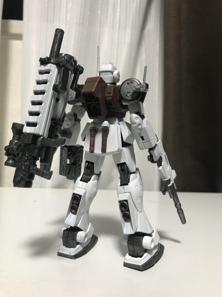 リアサイド。背中のライフルは余ったパーツでマウントさせています。