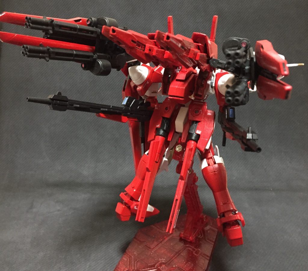 後ろ向いてキャノン形態へと変形。