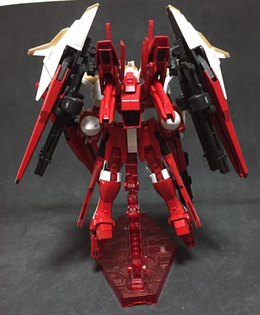 後ろ。
腕にGNドライヴを付けています。