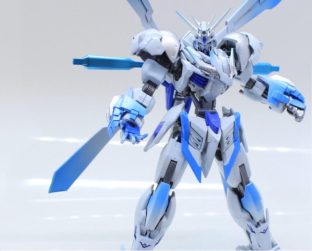 「俺のこの手が蒼く煌めく!
勝利を掴めと轟き叫ぶ!
滅掌!グレイシャルフィンガー!」