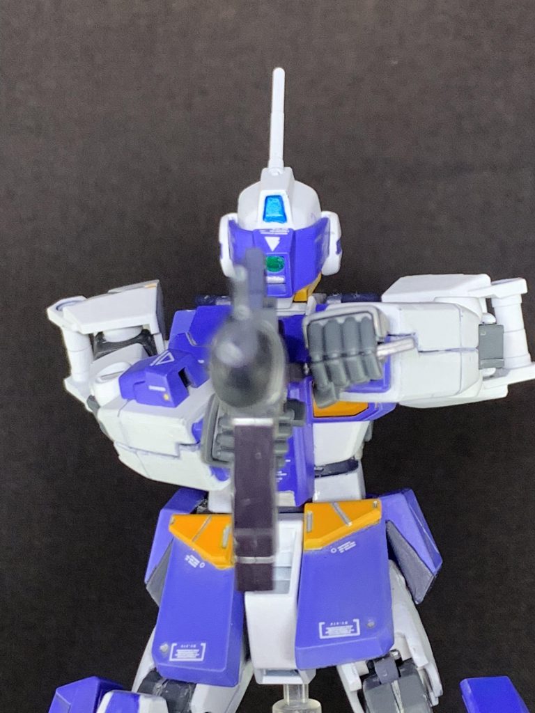 狙い撃つぜ！

ライフル的にそれはオーケーなのかというツッコミは…